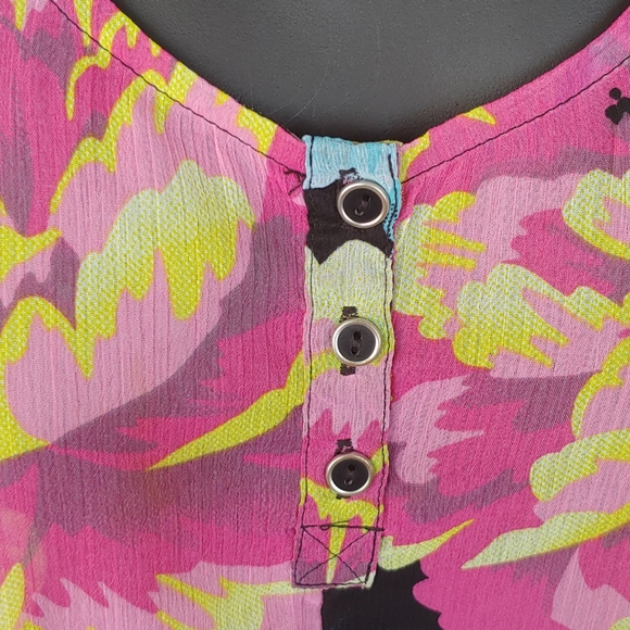 ☀Sale 4 for $20☀                                Candies Summer Top - Picture 2 of 8